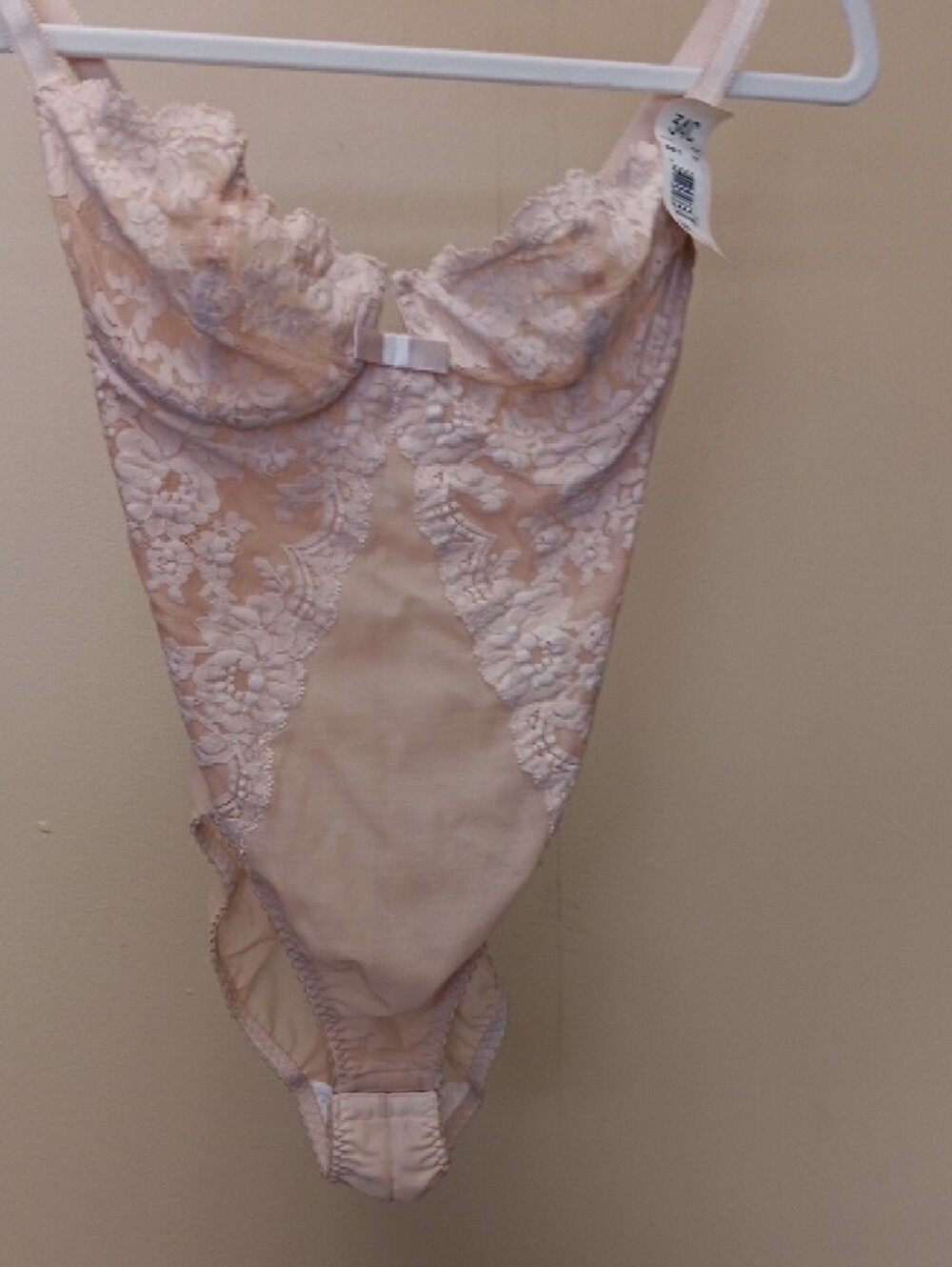 VINTAGE, MADE IN USA 1983.NWT Lace-Trim Chemise Slip in Blush. EXC CONDITION 34C - Picture 2 of 16